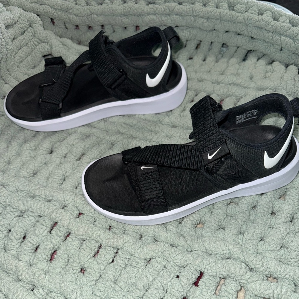 Nike sandals - image 3